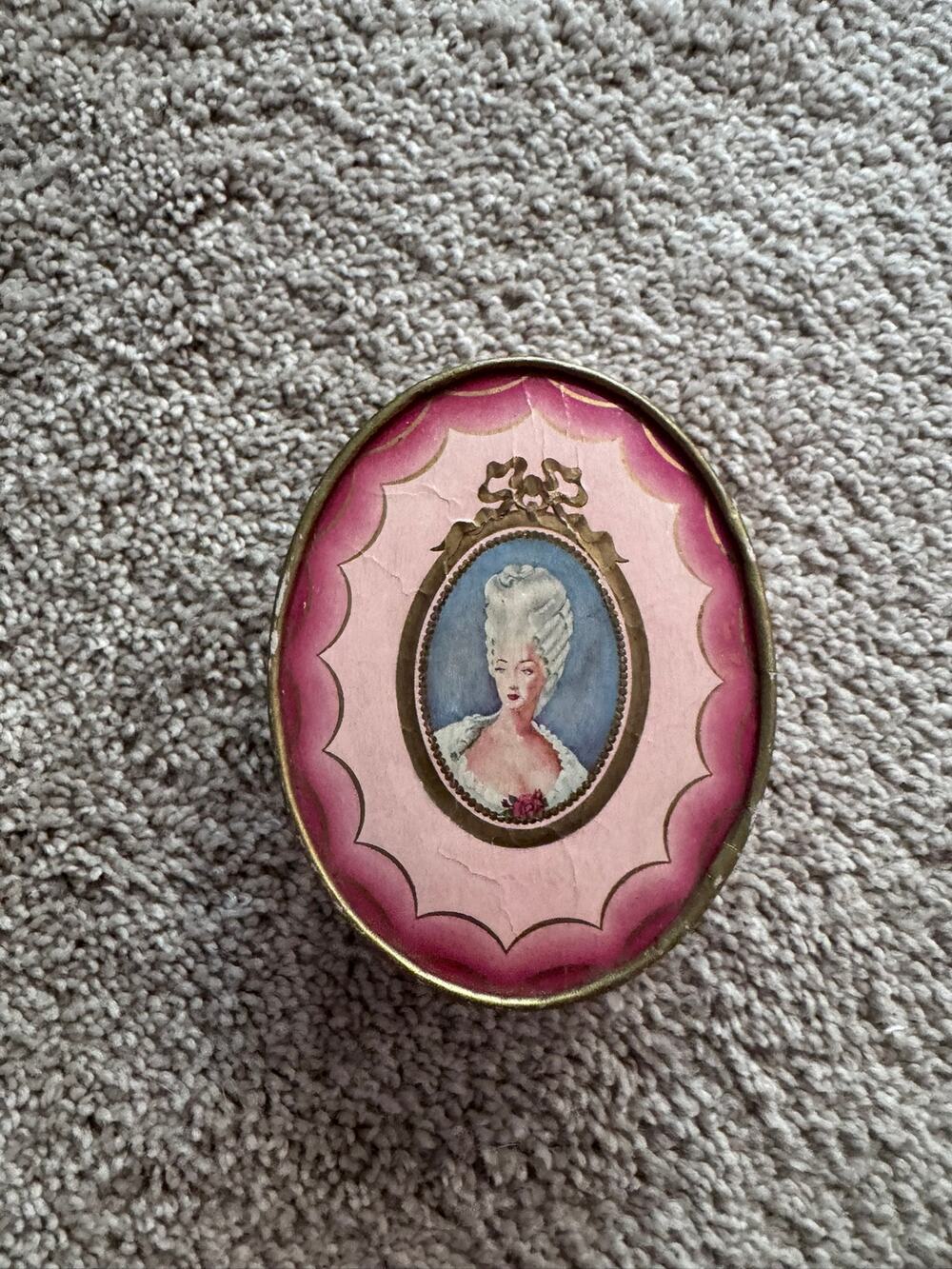 Vintage Madame Du Barry Richard Hudnut Vintage Face Powder Oval Box NO POWDER